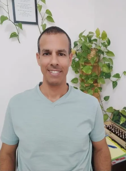 מוטי שוחט - טיפול משנה חיים - מטפל רגשי בתת מודע